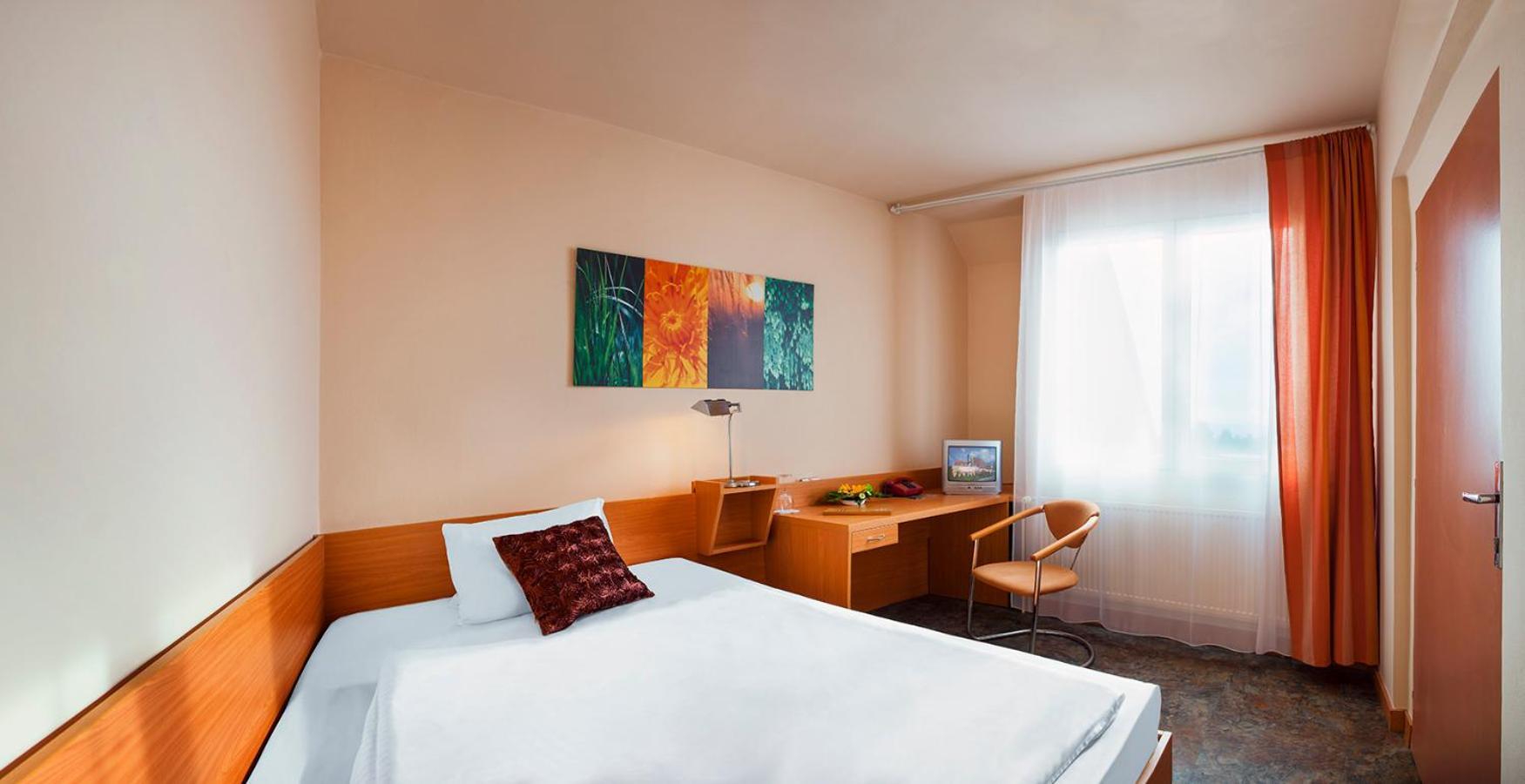 Hotel Benica Benesov  Eksteriør billede