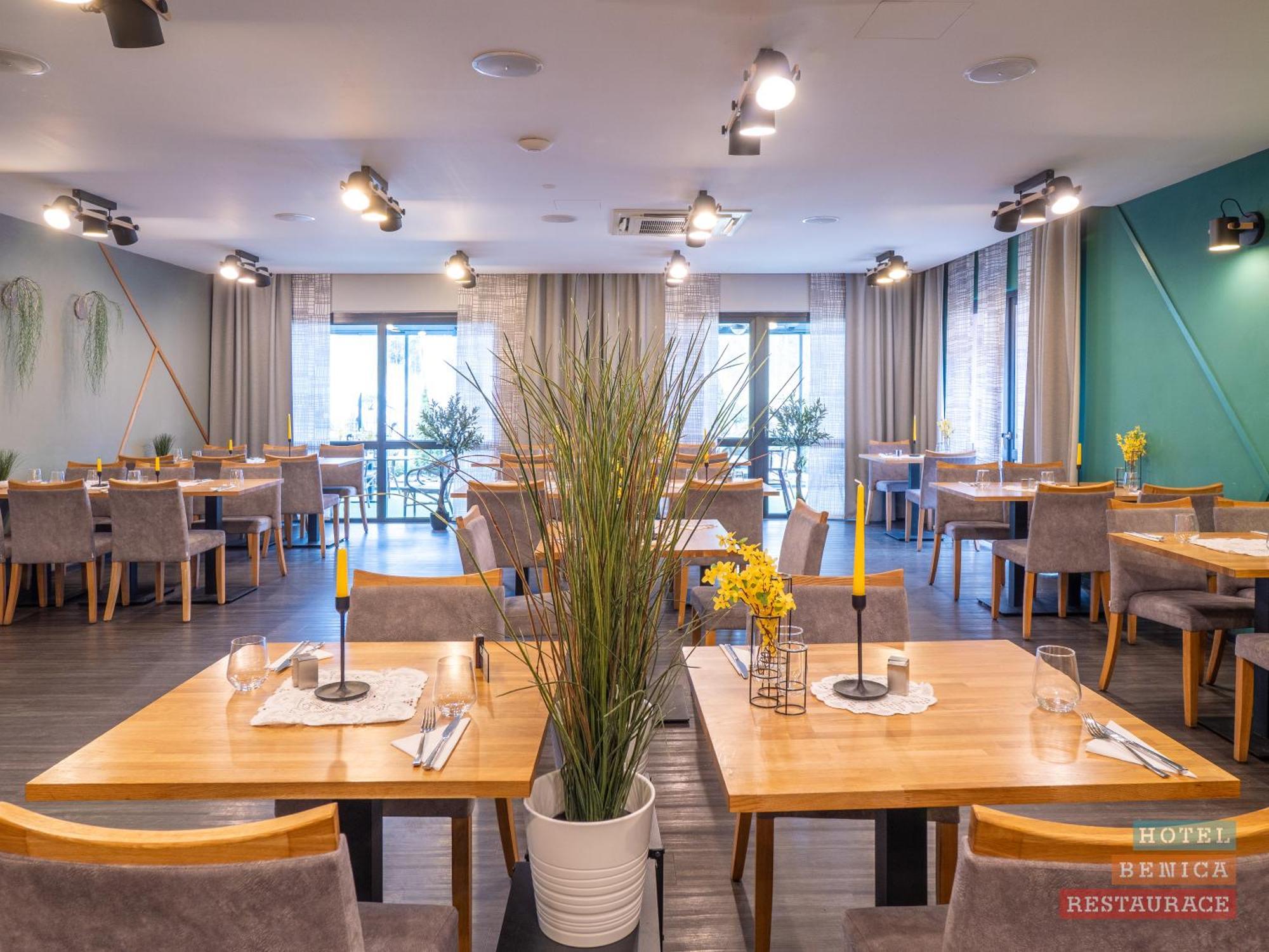 Hotel Benica Benesov  Eksteriør billede