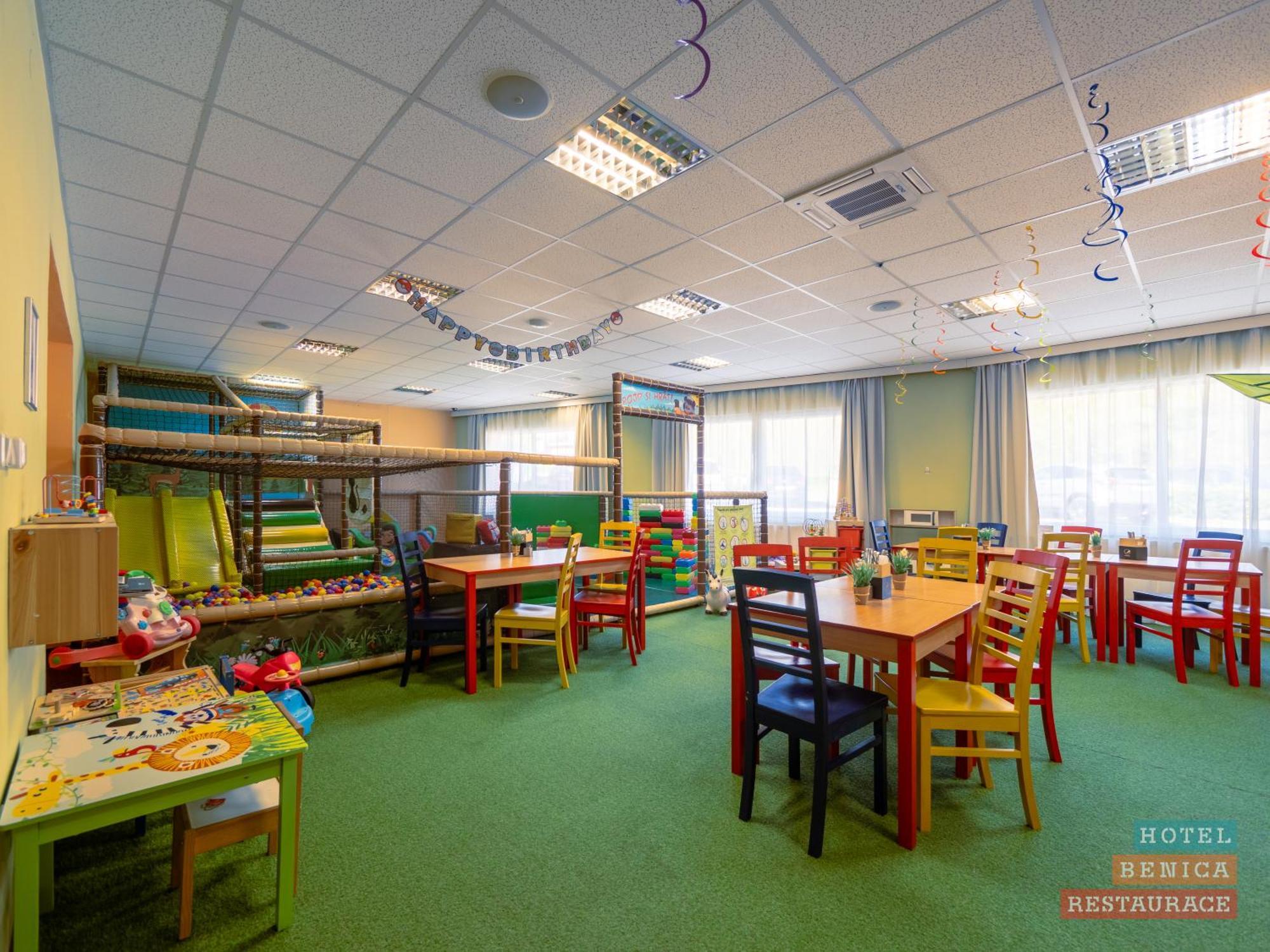 Hotel Benica Benesov  Eksteriør billede